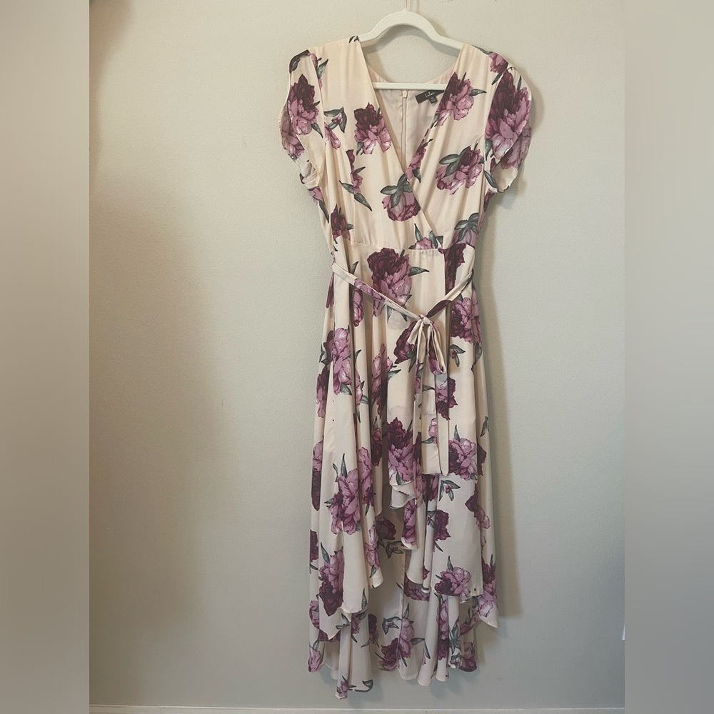 NWOT Lulus Hi low dress
